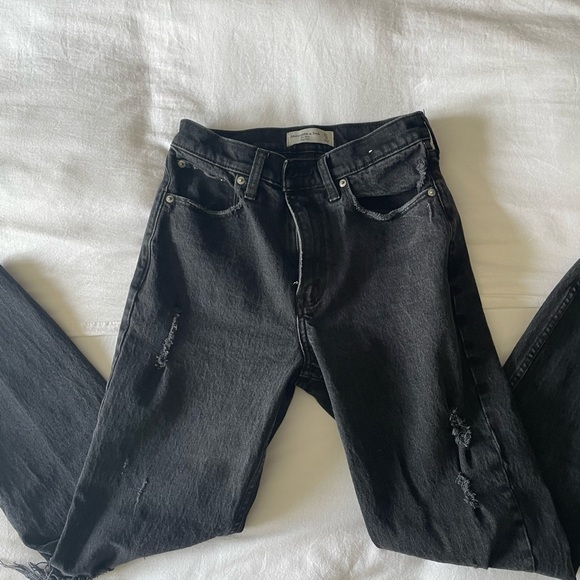 High Waisted Mom jeans - Abercrombie & Fitch - Picture 2 of 4